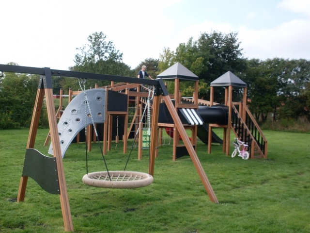 Lars Laj Детска площадка