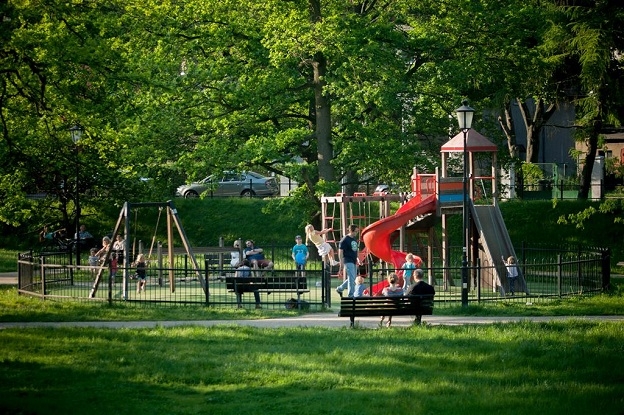 Lars Laj Детска площадка