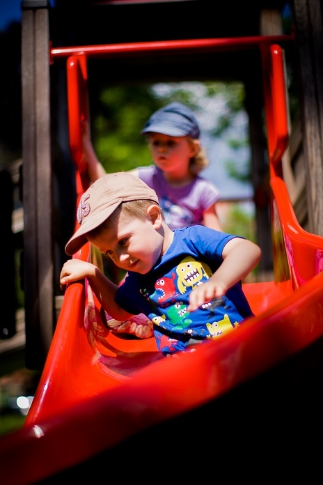 Lars Laj Детски площадки, Пързалки