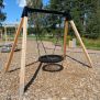Детска люлка Single Swing (BNS 90cm) с дървена рамка и кръгло въжено седалка.