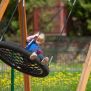 Детска люлка Single Swing (BNS 90cm) с плетена седалка и дървена рамка.
